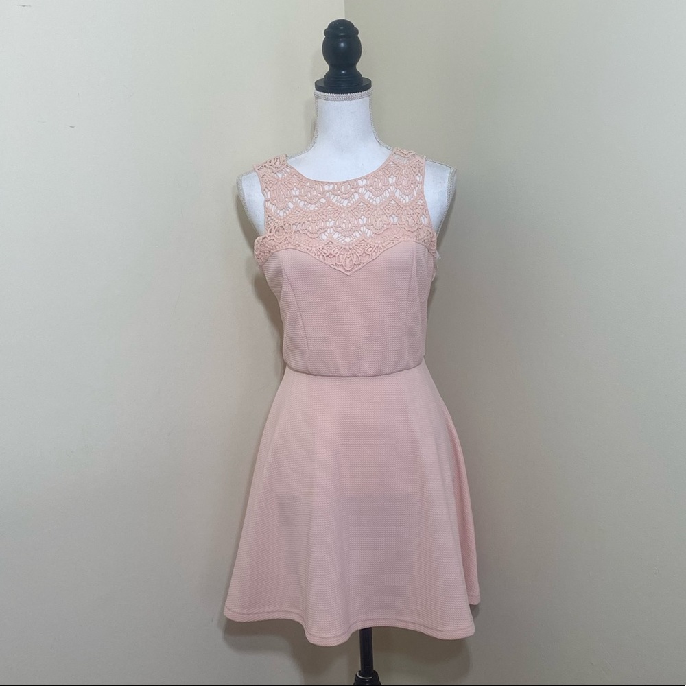 Nwt Charlotte Russe woman’s sleeveless dress size Medium